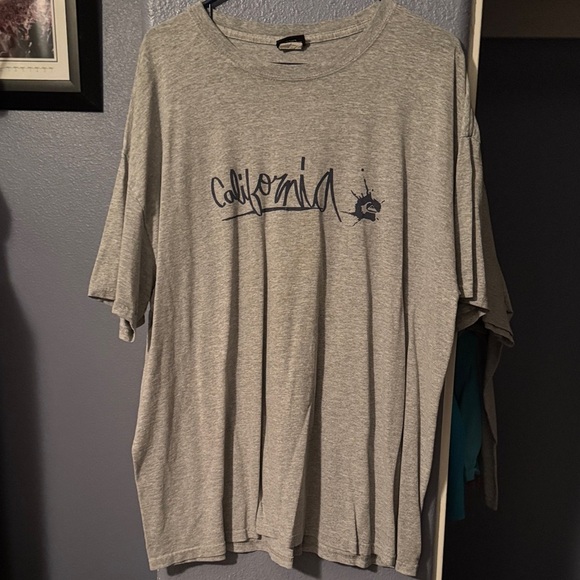 Quiksilver Other - Quiksilver California Script Tee in Light Gray